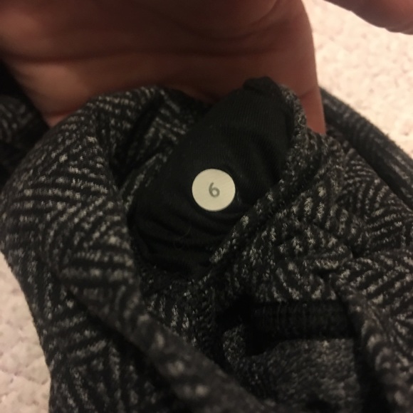 (SOLD)Lululemon High Times 7/8 Herringbone - Picture 6 of 7